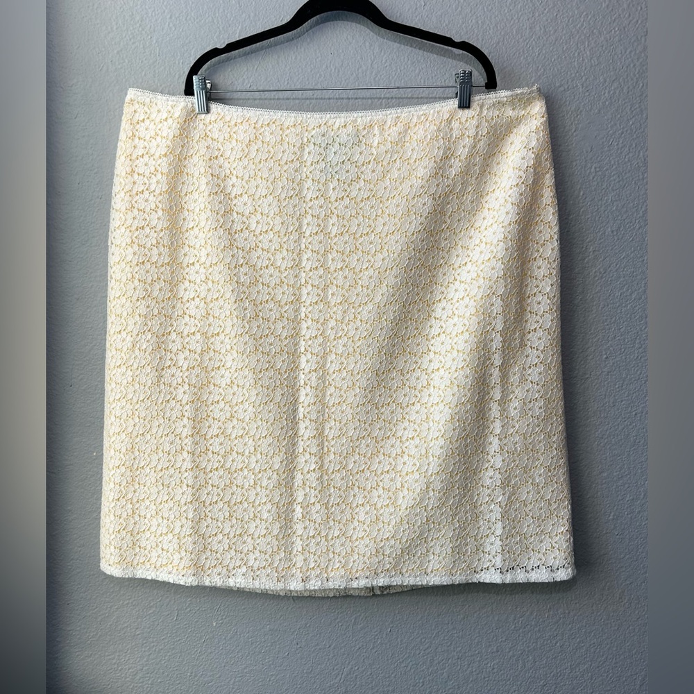 Yellow And White Floral Short Skirt Size 24W Lace Cottagecore Feminine Summer
